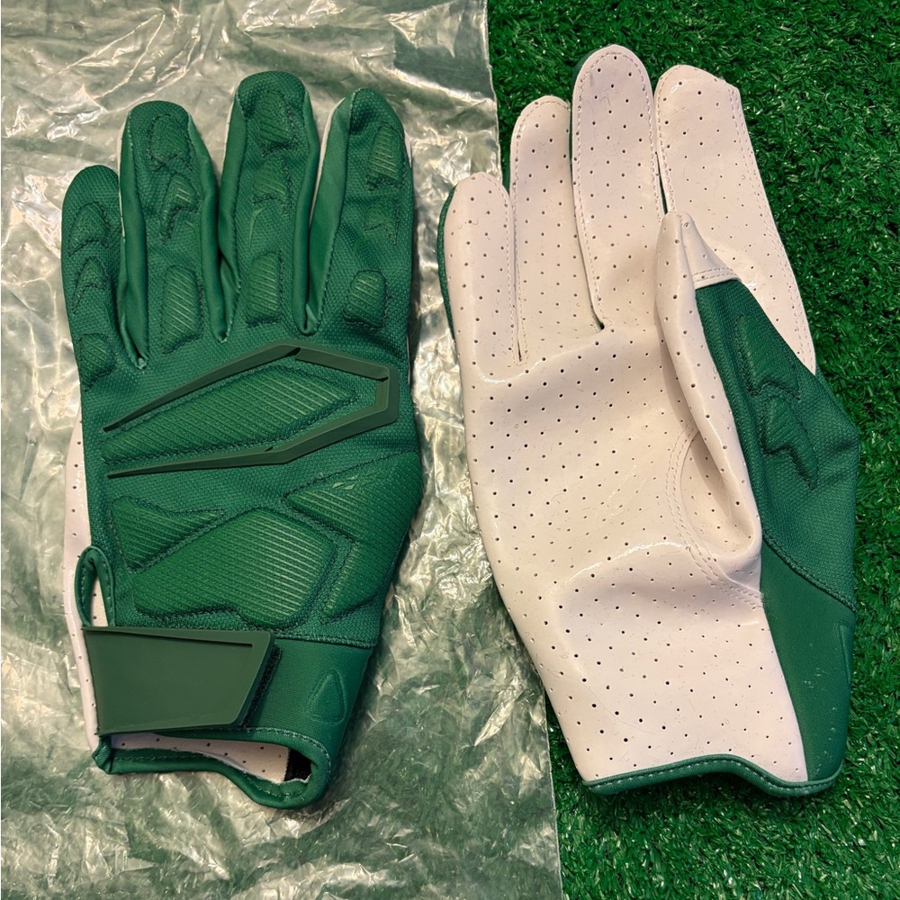 NEW NFL CUTTERS GAMER 4.0 PADDED WR FOOTBALL GLOVES - Picture 1 of 2